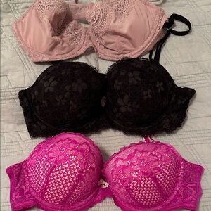 Lot of 3 lace underwire bras 34C EUC and NWOT Victoria’s Secret